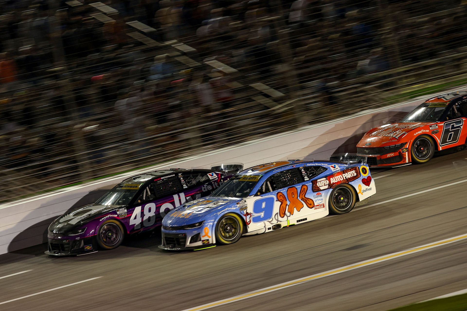 Alex Bowman (48), Chase Elliott (9), and Brad Keselowski (6) during the NASCAR Cup Series Quaker State 400 at Echo Park Speedway. Source: Getty